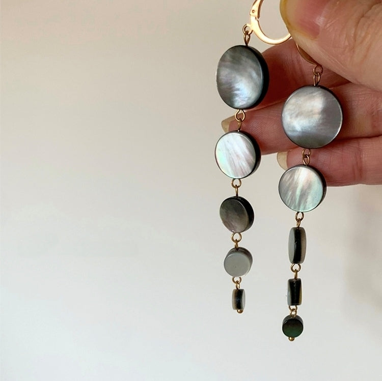 Black lip shell Loog Dangle Drop Earrings