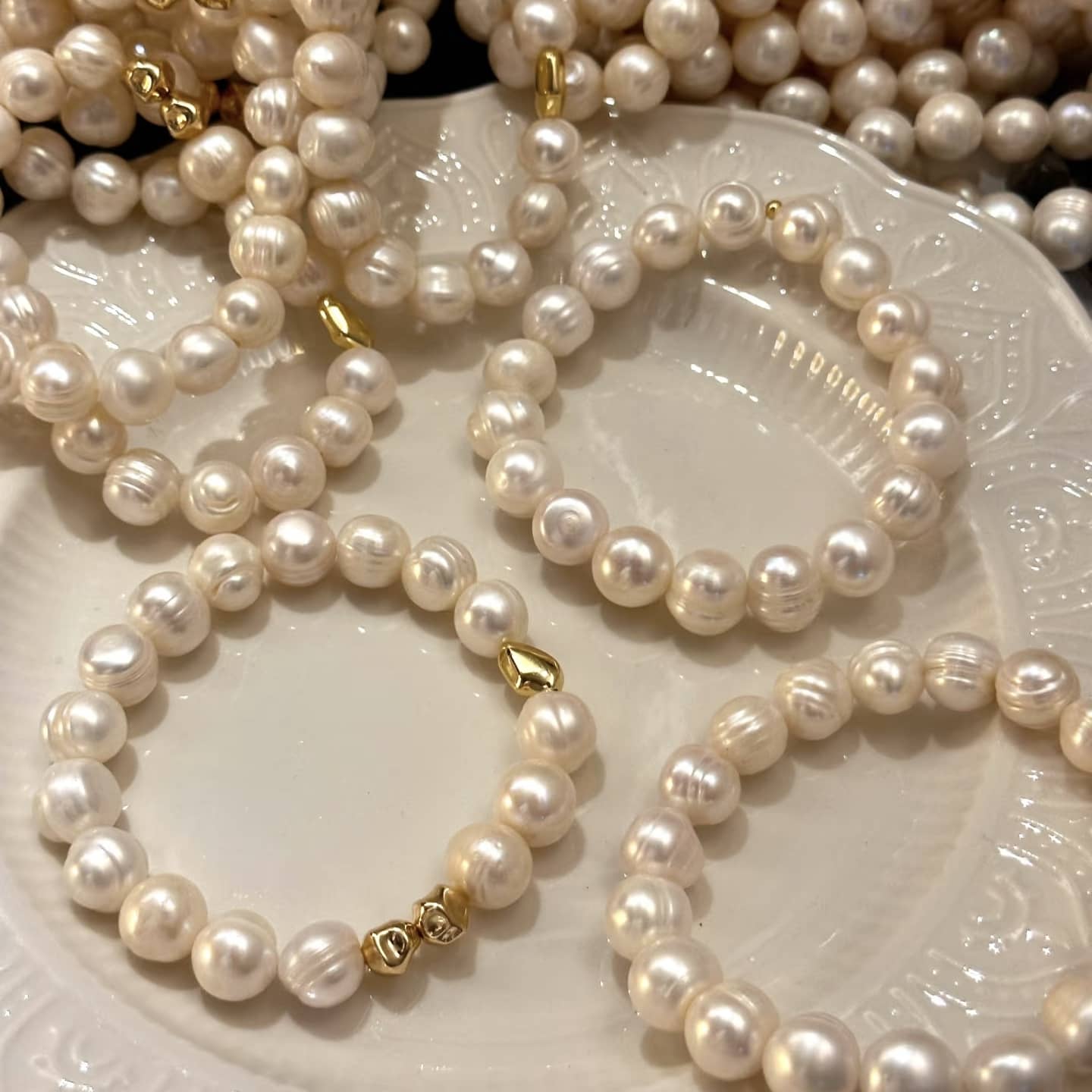 Large baroque pearl bracelet