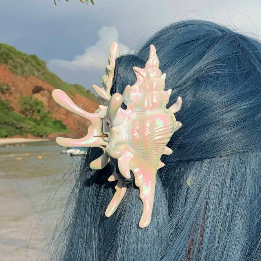 Conch Claw Clip