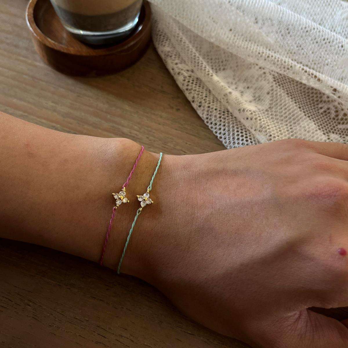 Dainty Flower Bracelet