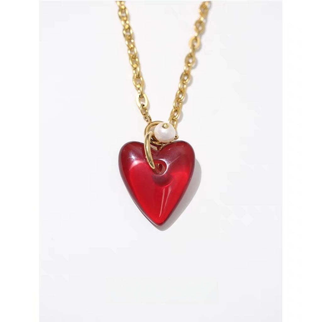 Glossy heart necklace