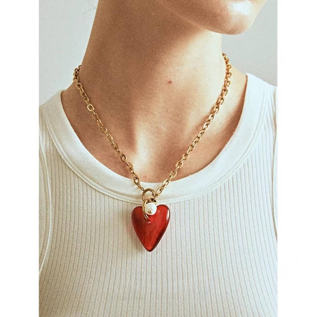 Glossy heart necklace