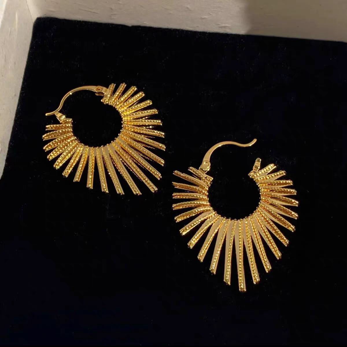 Sun Spike Hoop