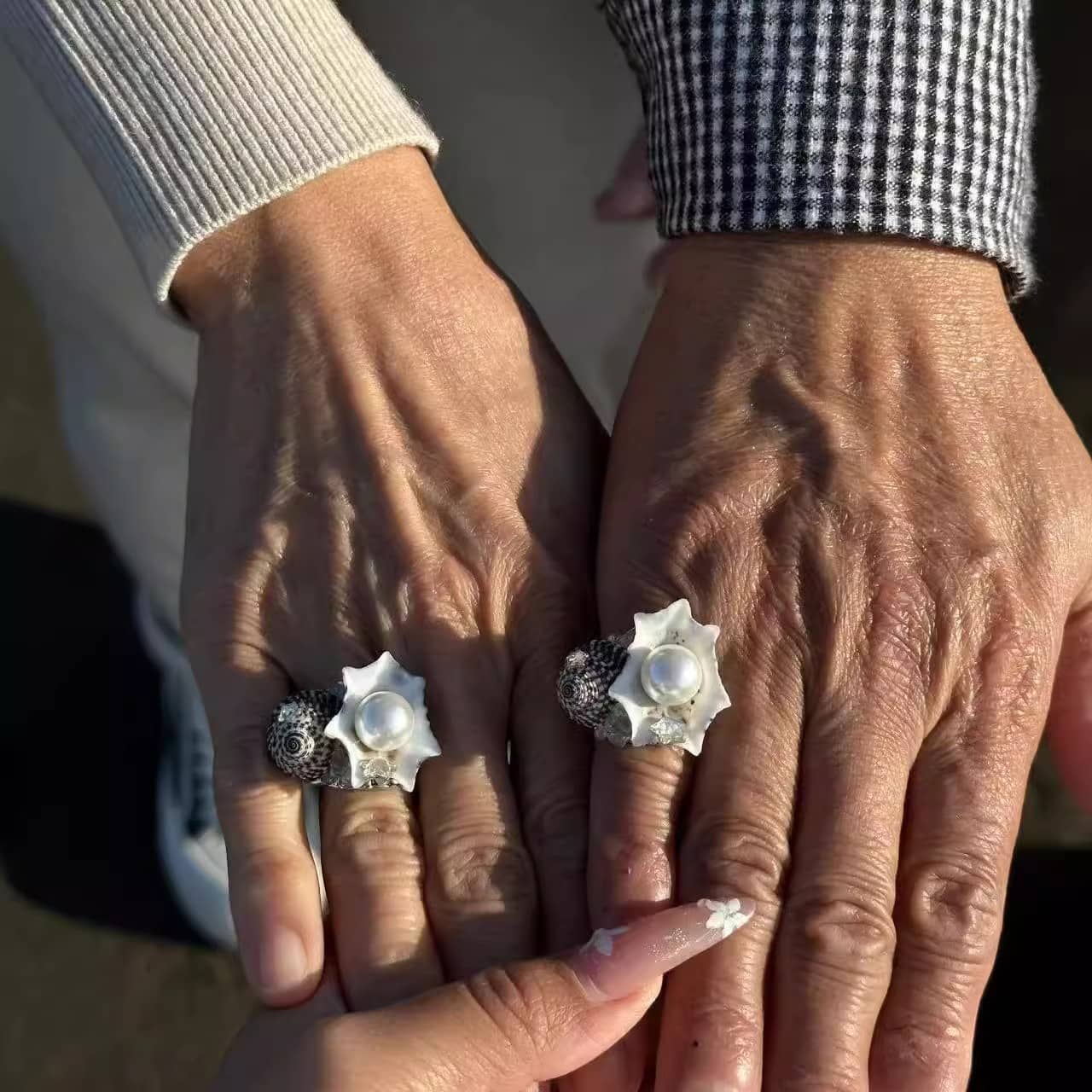 Adjustable seashell ring