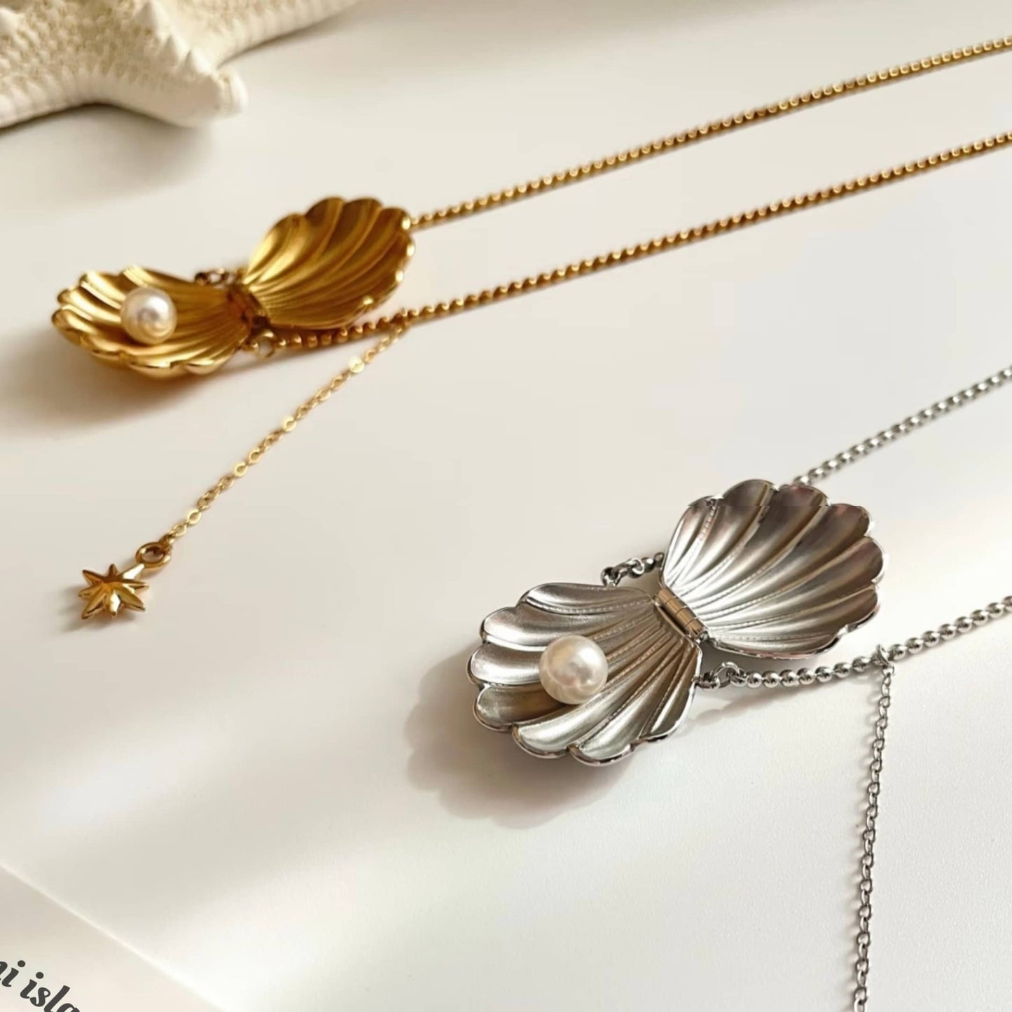 Open & close shell necklace