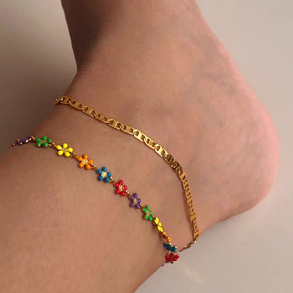 Rainbow daisy necklace