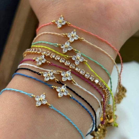 Dainty Flower Bracelet