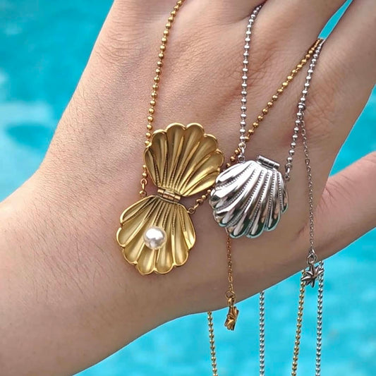 Open & close shell necklace
