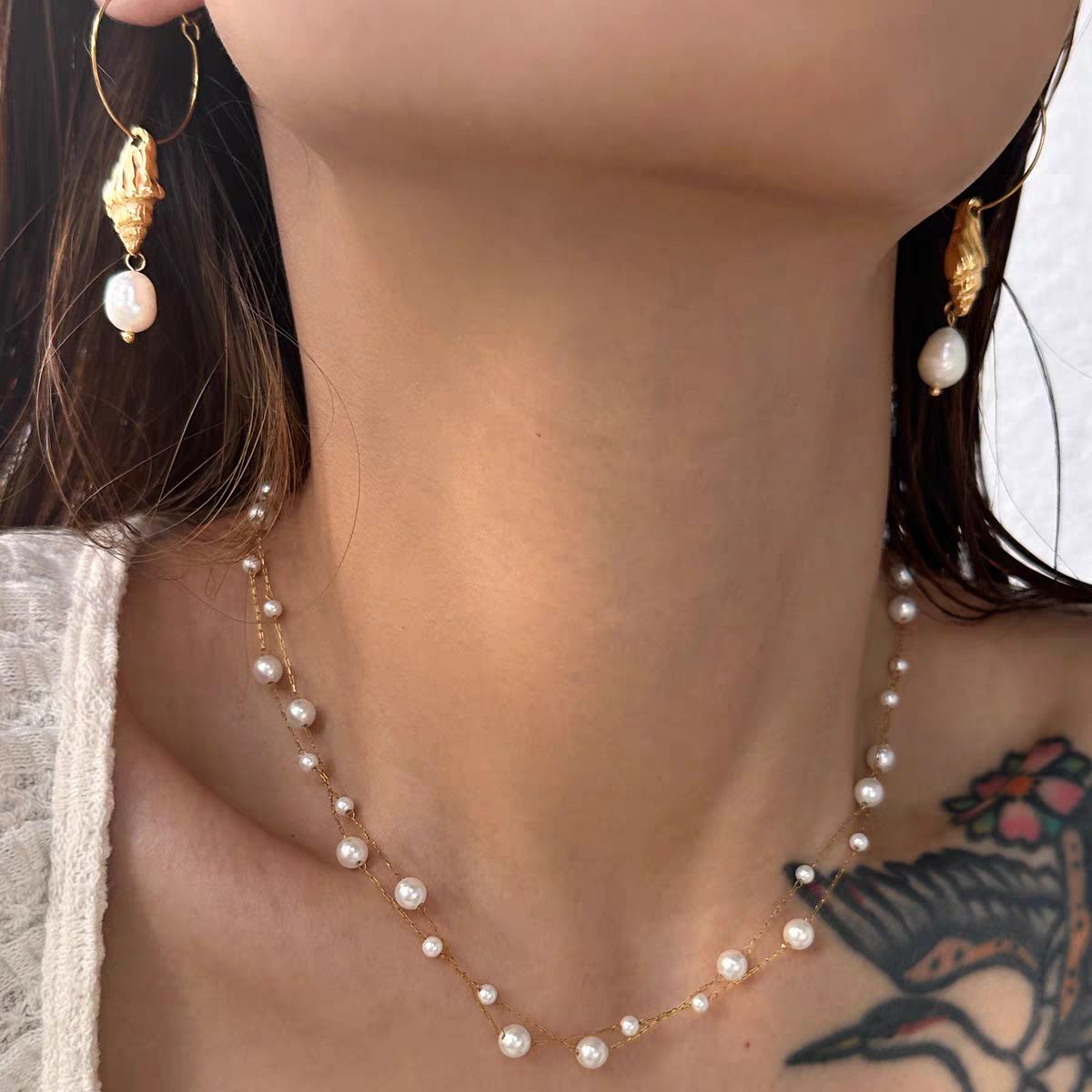 Pearl shell hoop earrings